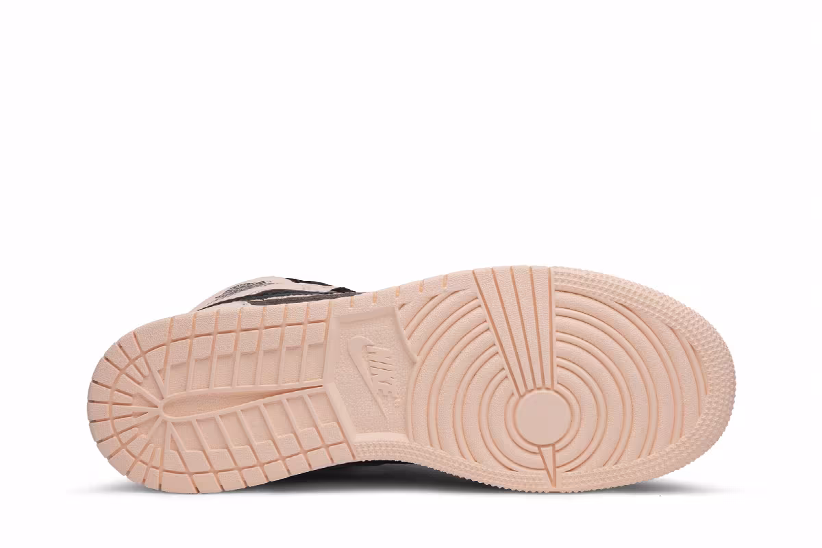Air Jordan 1 High OG GS Crimson Tint, view 5