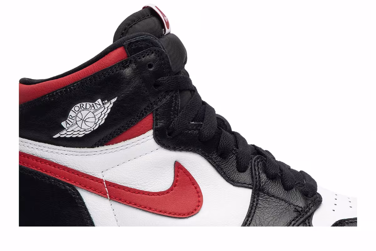 Air Jordan 1 High OG GS Gym Red, view 3
