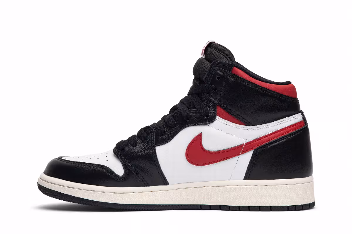 Air Jordan 1 High OG GS Gym Red, view 4