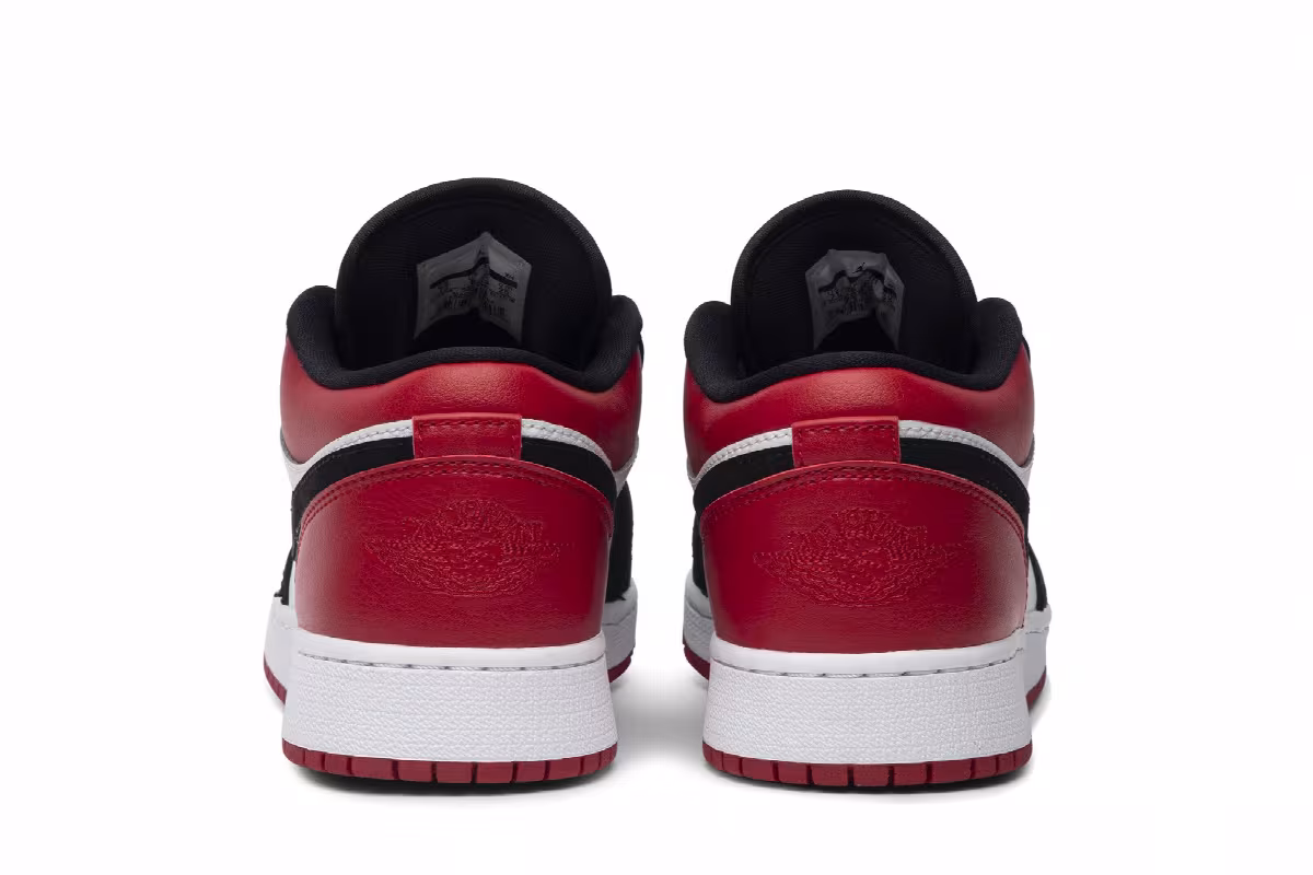 Air Jordan 1 Low GS Black Toe, view 7