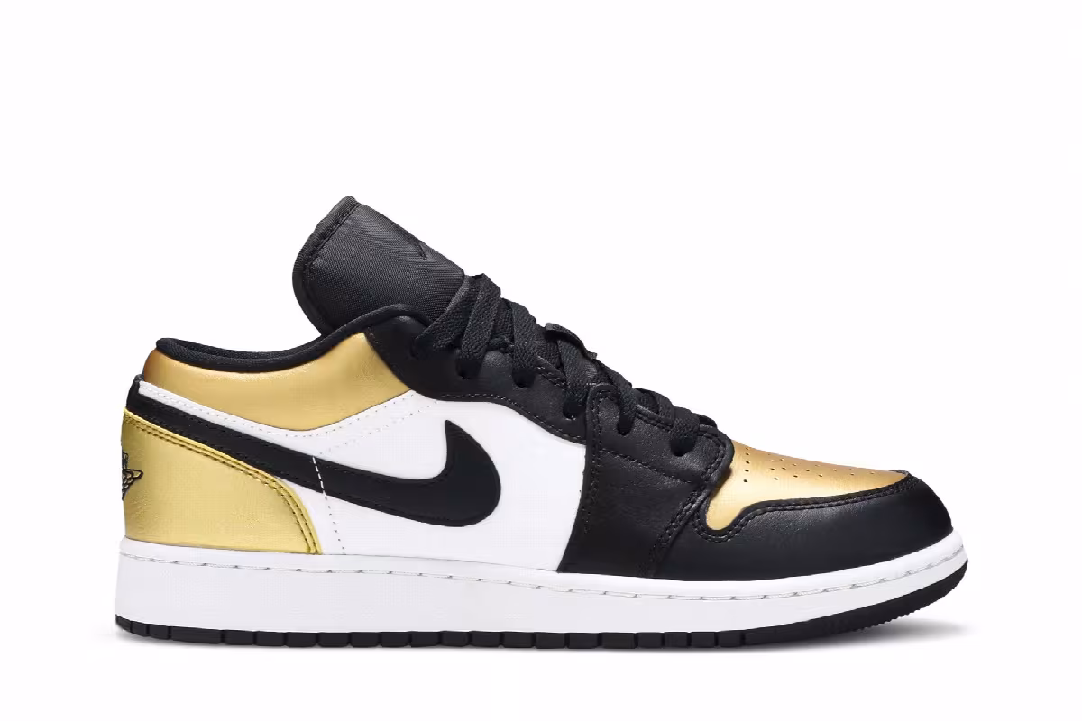 Air Jordan 1 Low GS Gold Toe, view 2