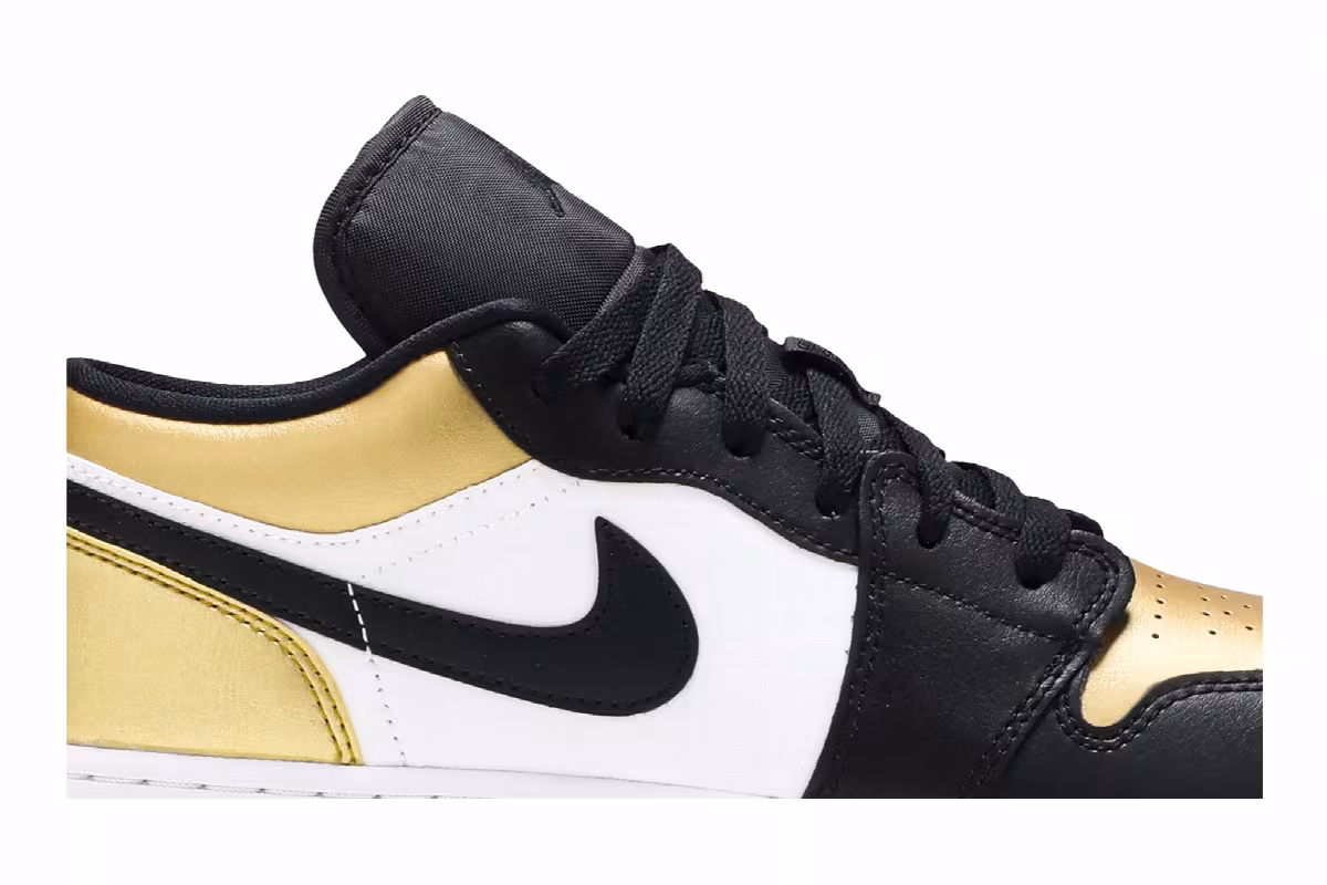Air Jordan 1 Low GS Gold Toe, view 3