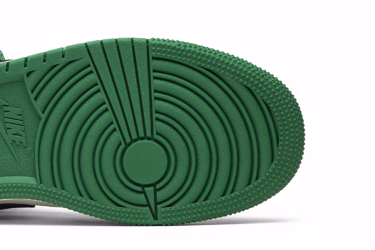 Air Jordan 1 Mid SE GS Pine Green, view 6