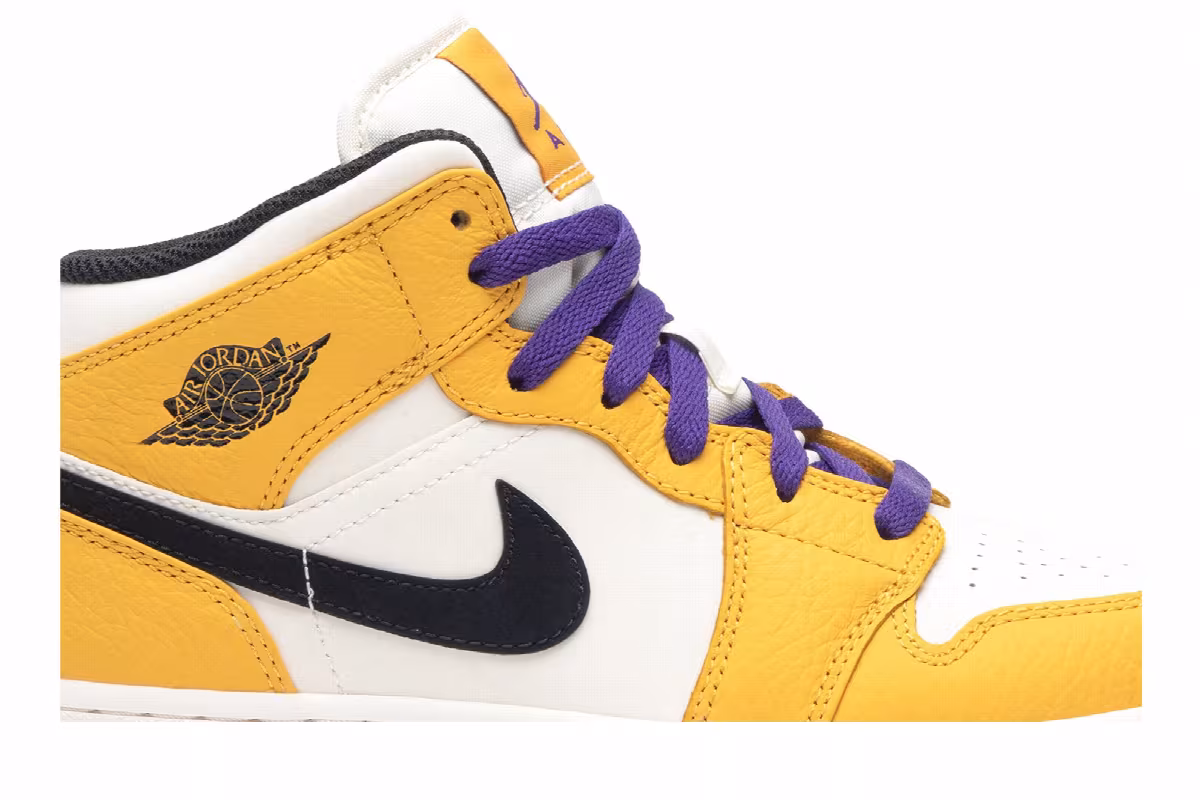 Air Jordan 1 Mid GS Lakers, view 3