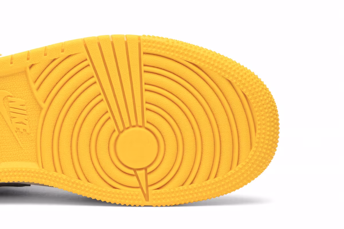 Air Jordan 1 Mid GS Lakers, view 6