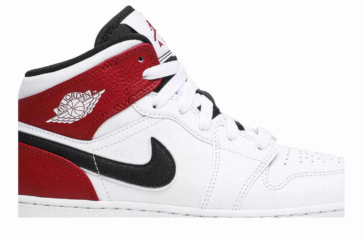 Air Jordan 1 Mid GS Chicago, view 3