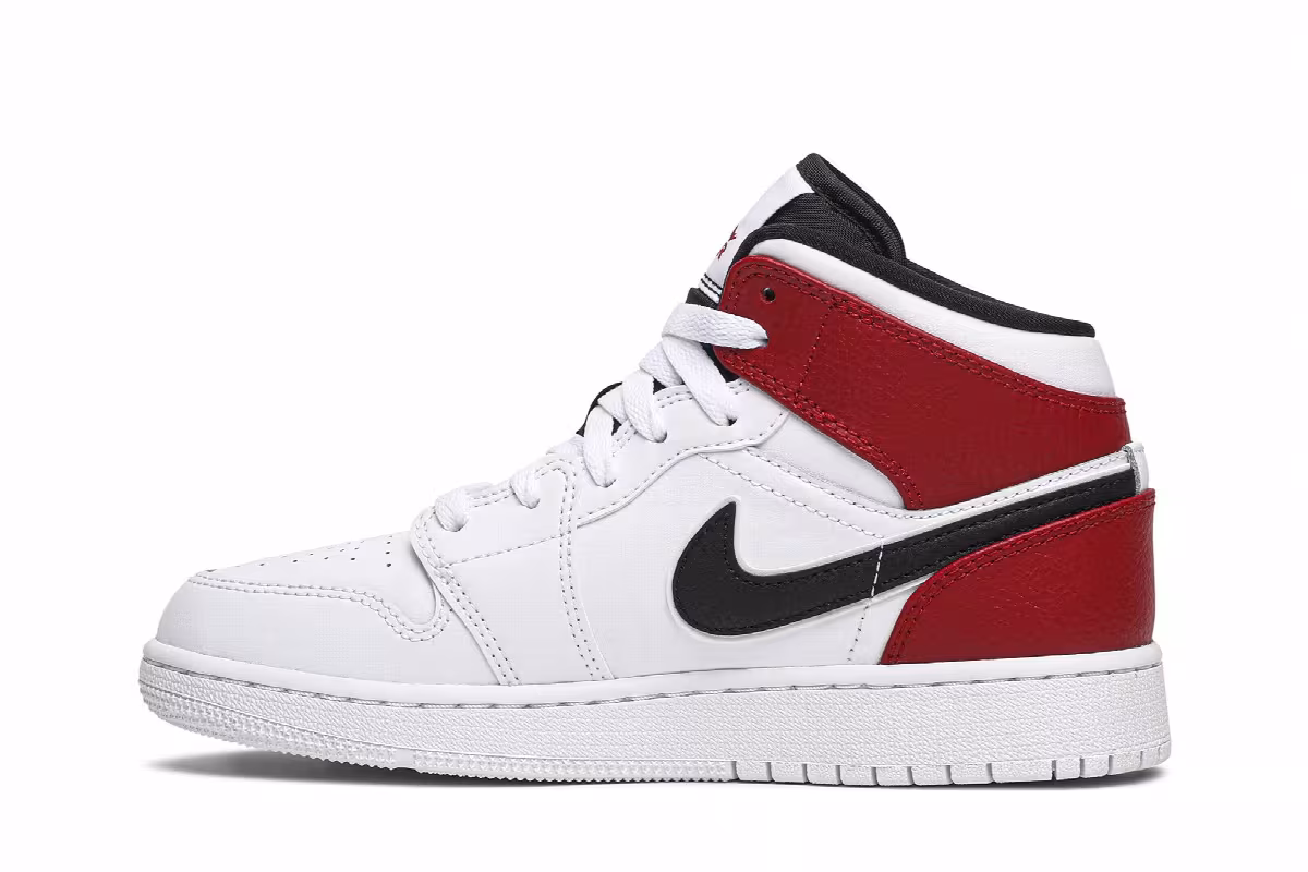 Air Jordan 1 Mid GS Chicago, view 4