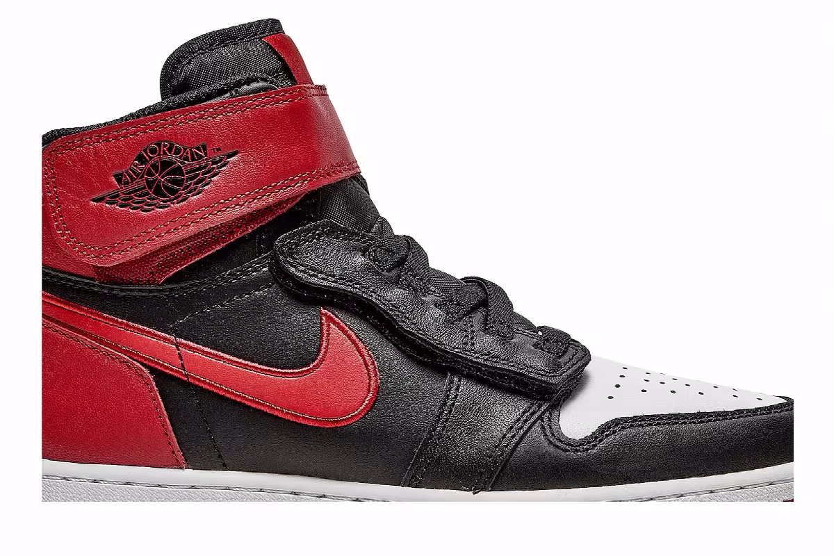 Air Jordan 1 High FlyEase GS Black Gym Red, view 3