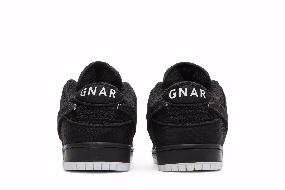 Gnarhunters x Nike Dunk Low SB Black, view 7