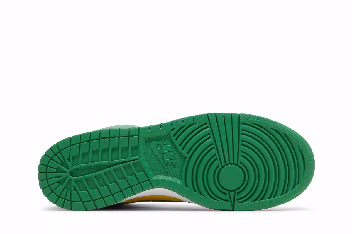 Supreme x Nike Dunk High SB By Any Means - Brazil, view 5