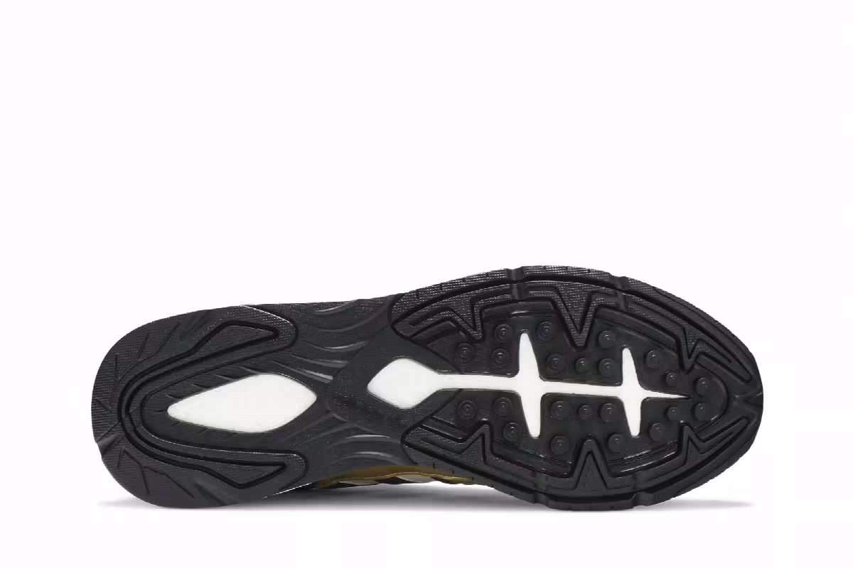 Adidas Tresc Run Black Metallic Gold, view 5