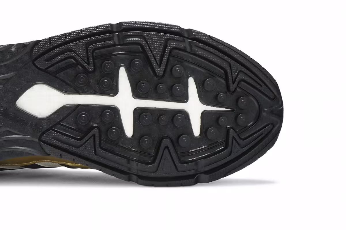 Adidas Tresc Run Black Metallic Gold, view 6