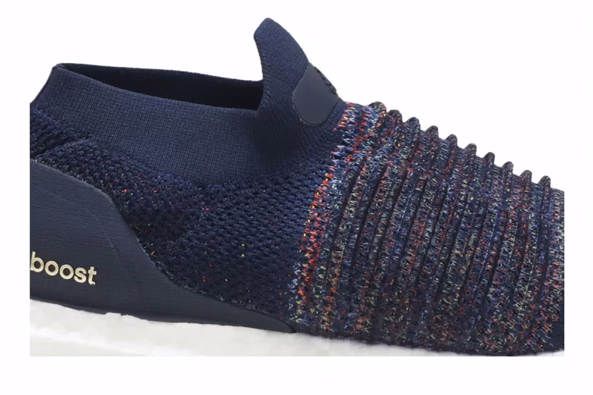 Adidas UltraBoost Laceless Collegiate Navy, view 3