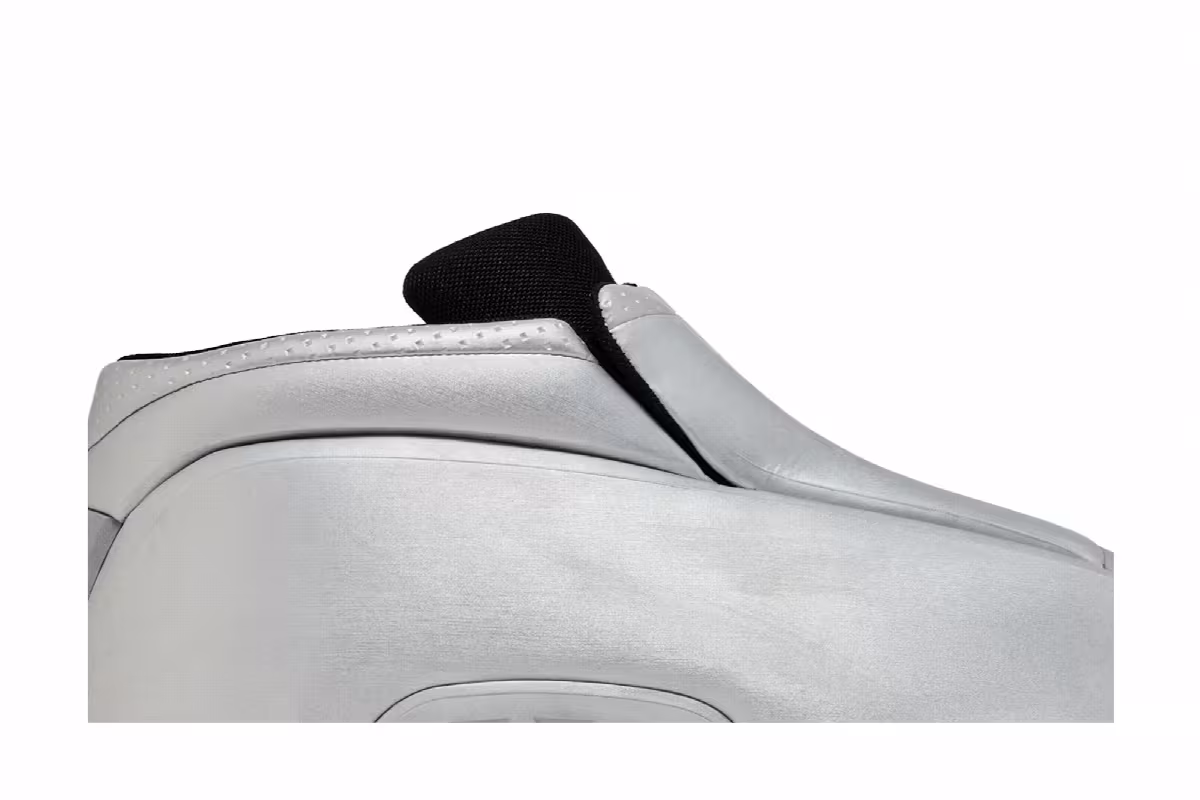 Adidas Kobe Two Metallic Silver 2001, view 3