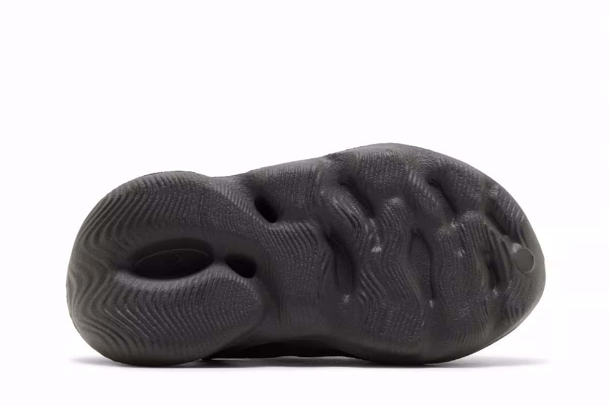 adidas Yeezy Foam Runner Infants Carbon, view 5