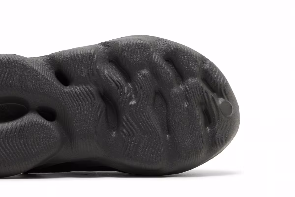 adidas Yeezy Foam Runner Infants Carbon, view 6