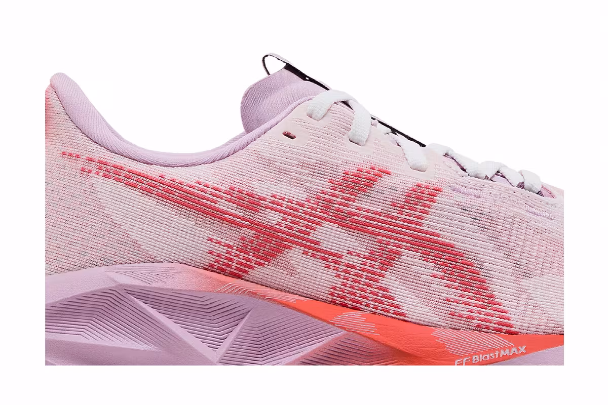 ASICS Women's Novablast 5 Coral Reef, view 3