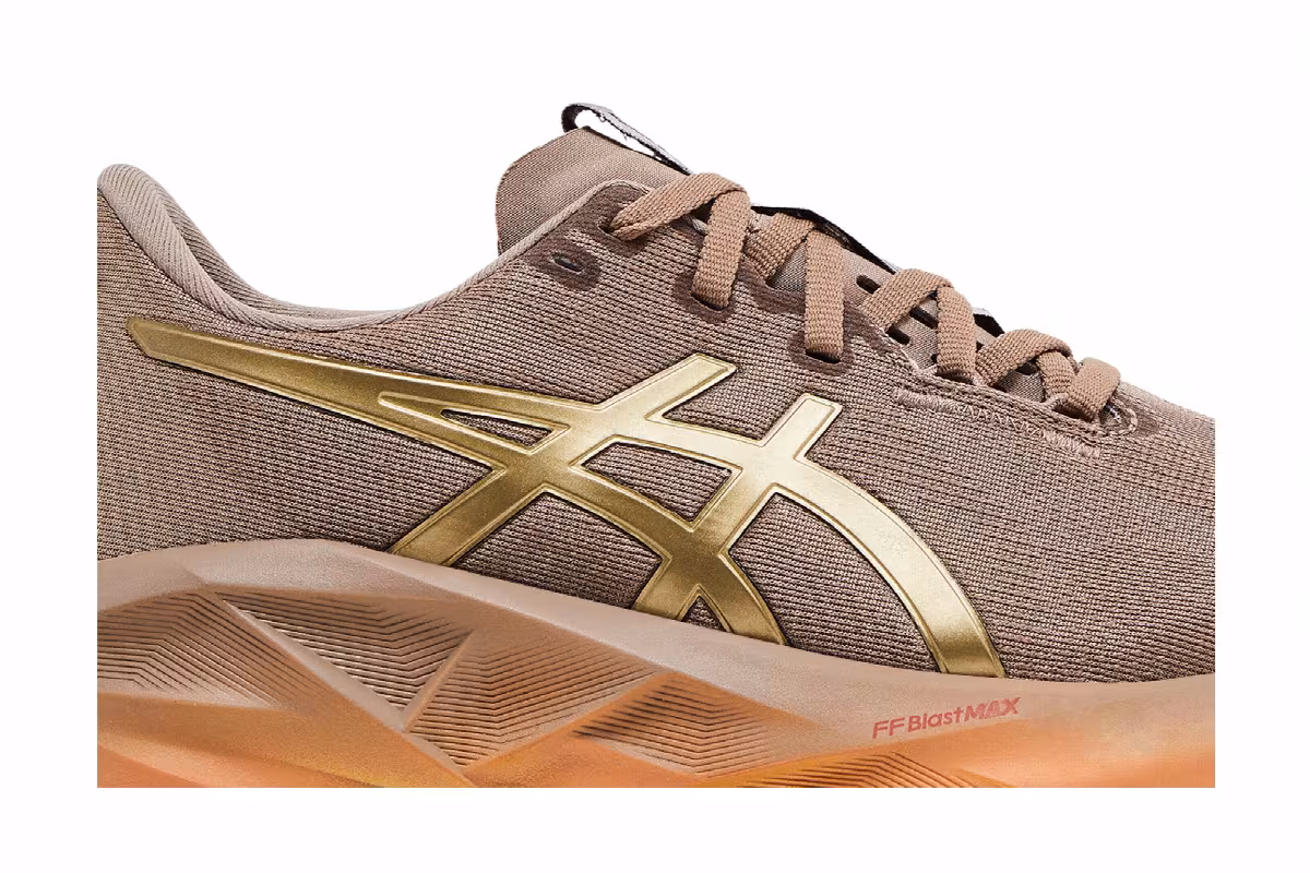 Asics Women's Novablast 5 Luxe, view 3