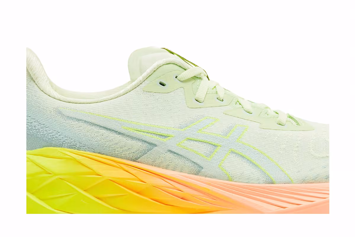 ASICS Novablast 4 Paris, view 3