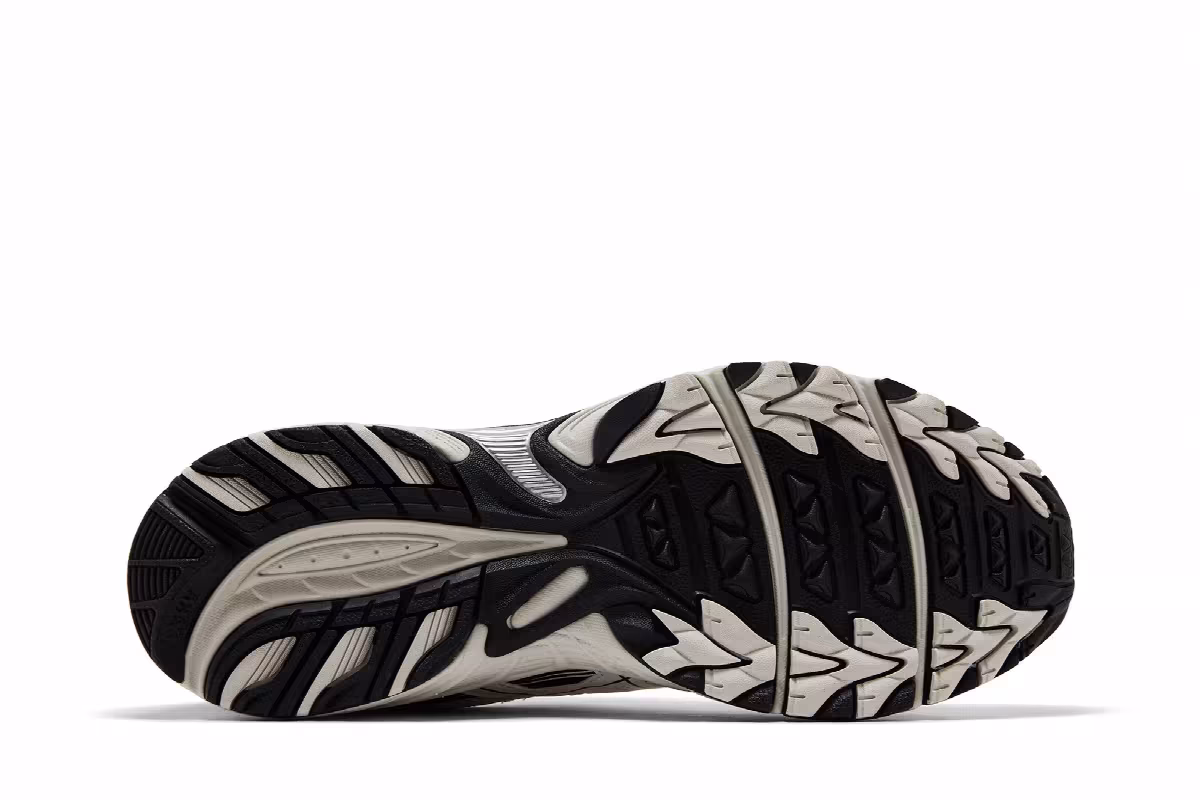 ASICS Gel Kahana TR V4 White Black, view 5
