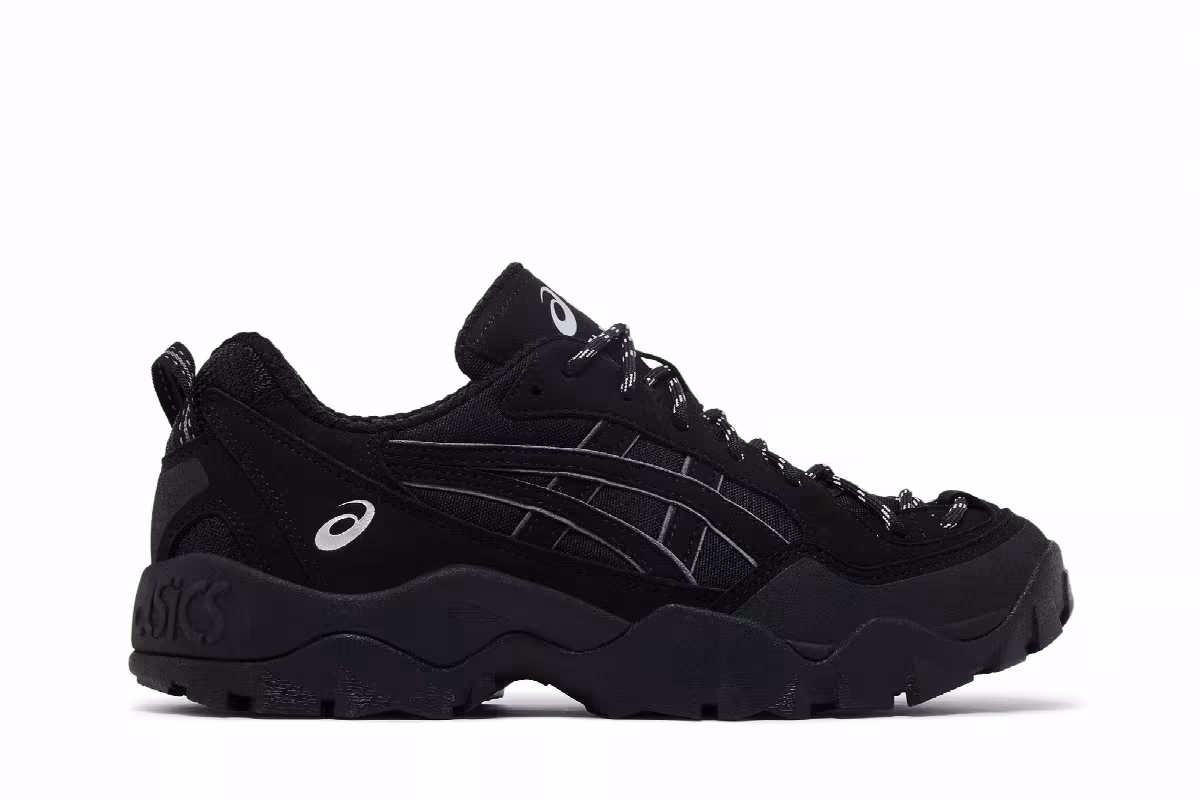 ASICS Gel Pickax Triple Black, view 2