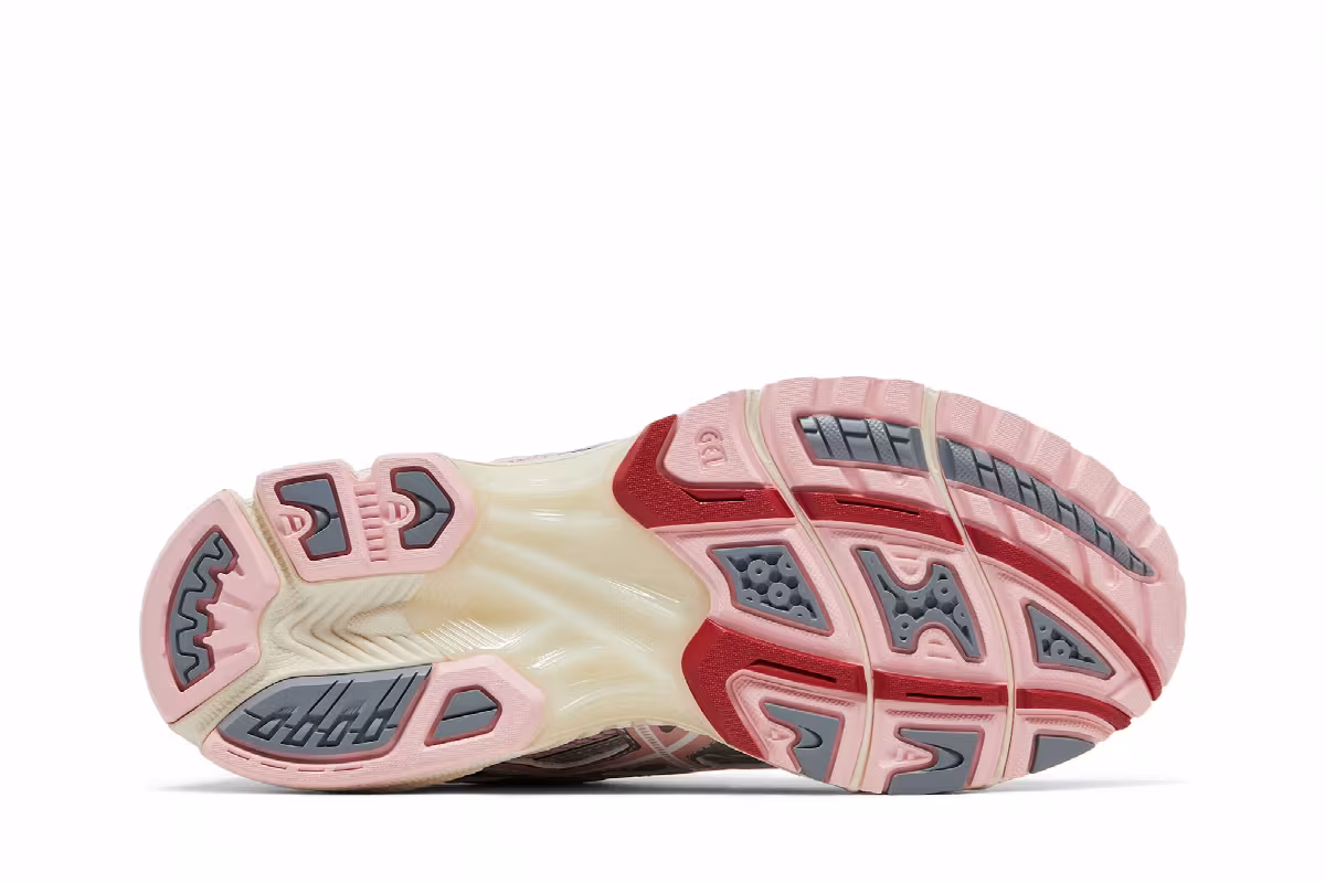 VANDYTHEPINK x atmos x ASICS Gel Nimbus 10.1 Strawberry, view 5