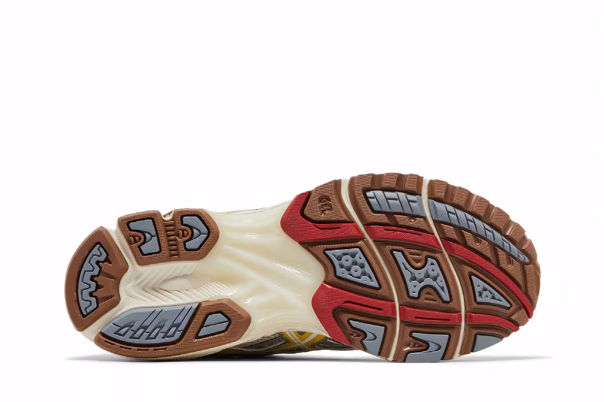 VANDYTHEPINK x atmos x ASICS Gel Nimbus 10.1 Banana Split, view 5