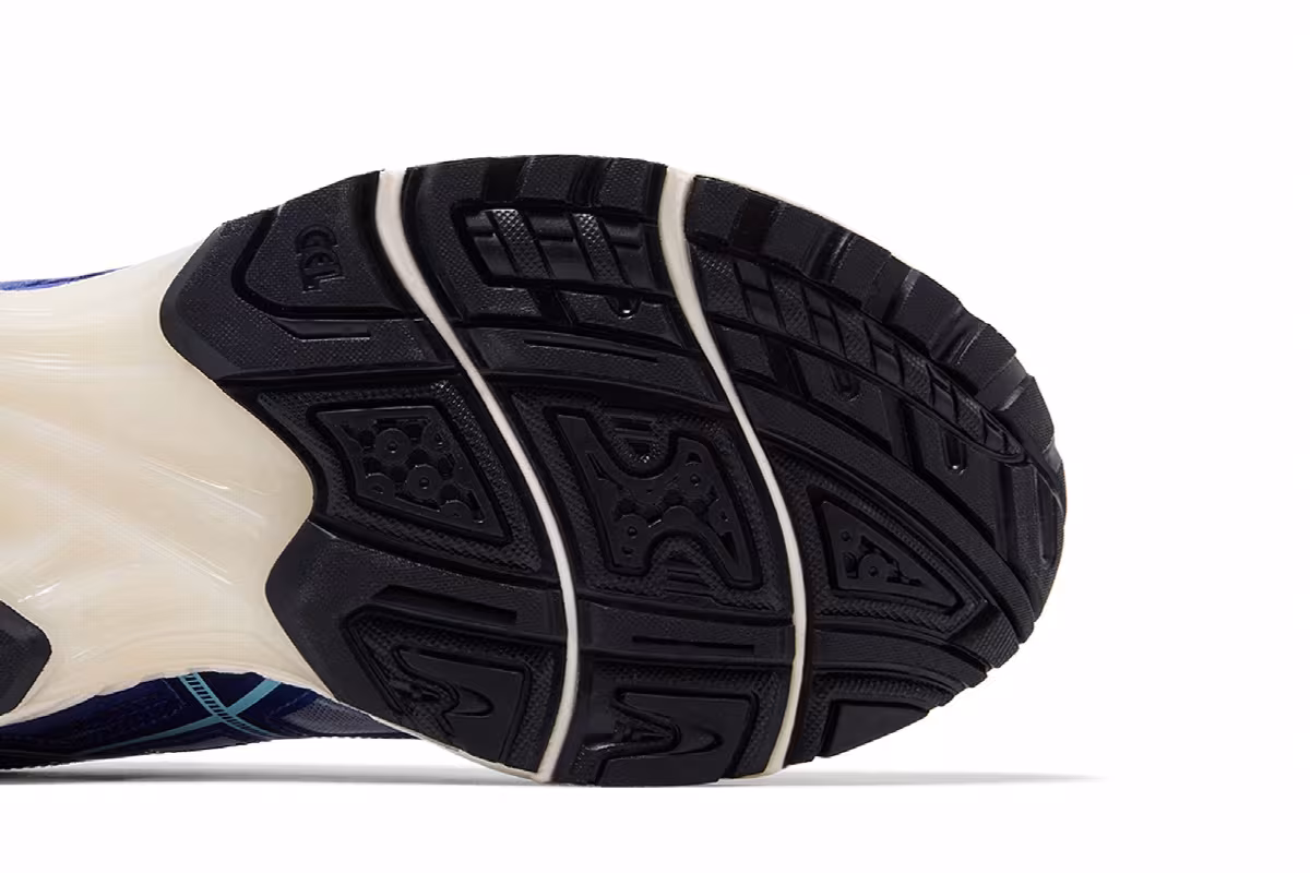 Marvel vs. Capcom x Kith x ASICS Gel Nimbus 10.1 Double Box - Iron Man vs. Mega Man With Comic Book, view 7