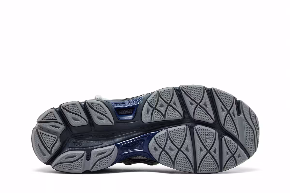 TOGA x ASICS Gel Cumulus 16 TG Grey Black Pure Silver, view 5