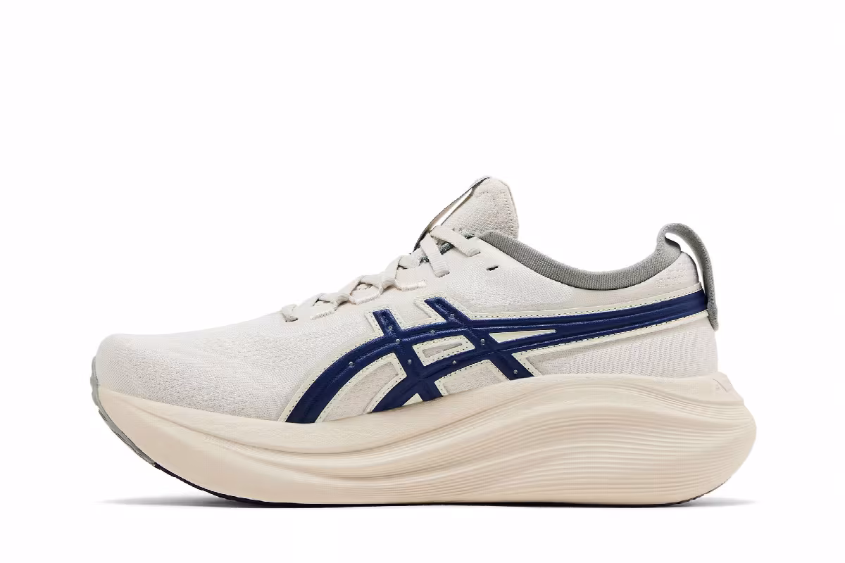 ASICS Gel Nimbus 27 Track Club, view 4
