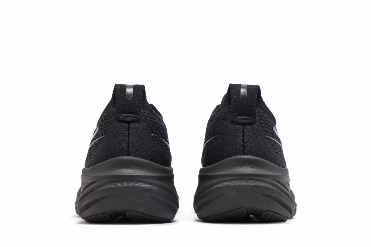 ASICS Women's Gel Nimbus 26 Wide Triple Black, view 7