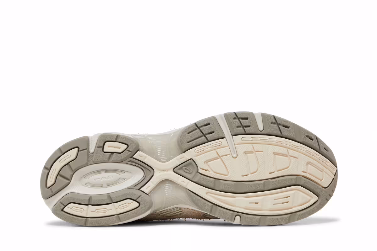 HAL STUDIOS x ASICS Gel 1130 Glacier, view 5