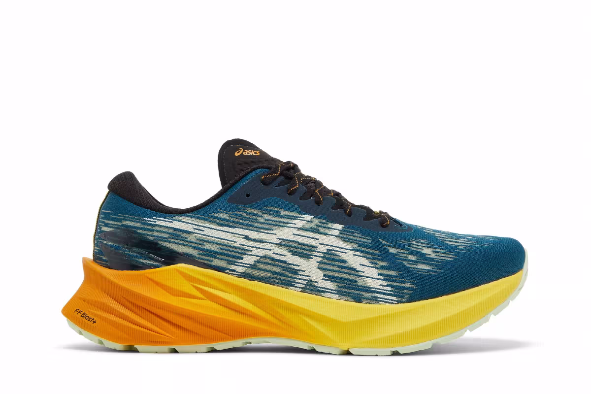Asics Novablast 3 TR Nature Bathing - Golden Yellow, view 2