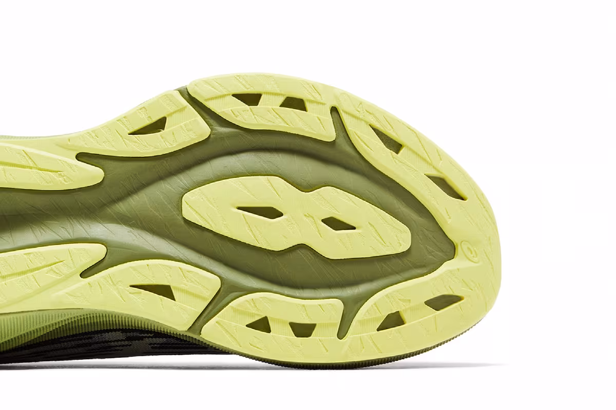 Asics Novablast 3 Black Dried Leaf Green, view 6