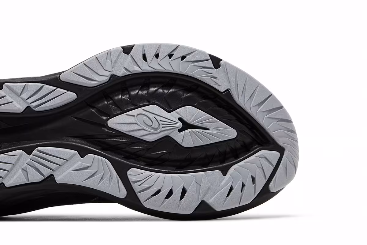 ASICS Novablast 4 Wide Black Graphite Grey, view 6