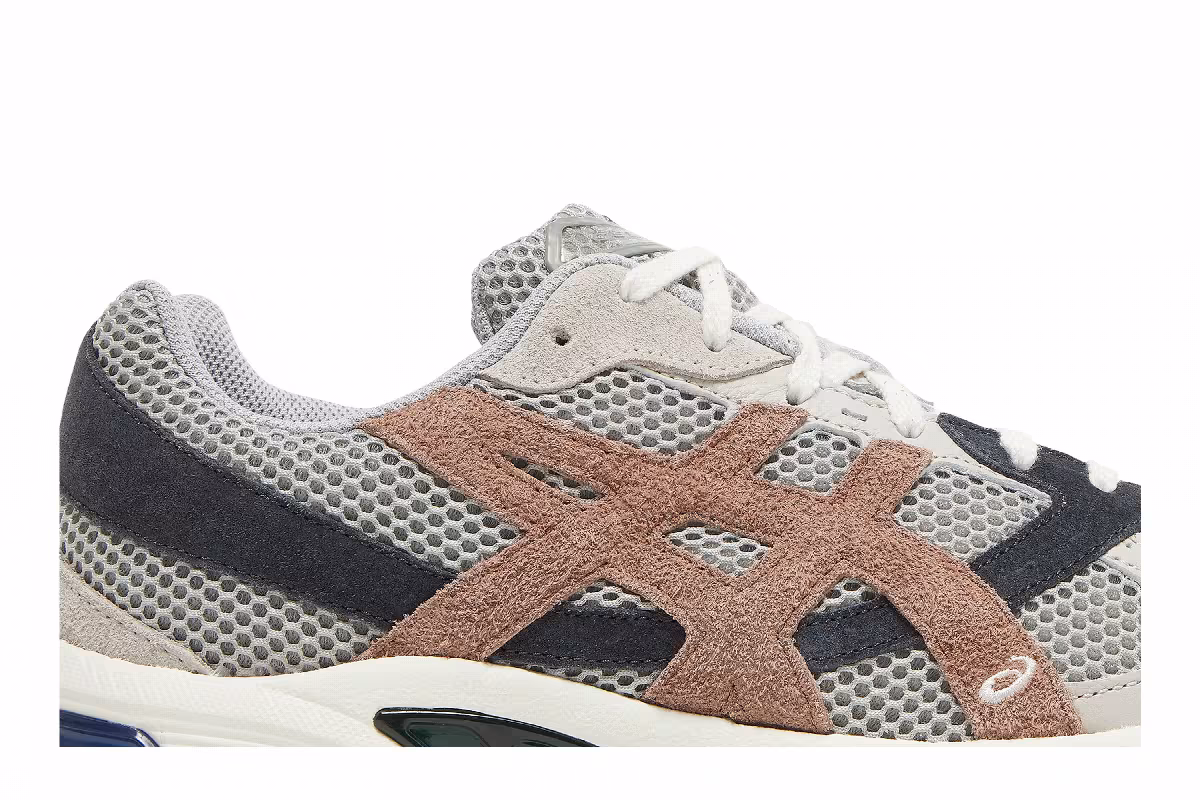 HAL STUDIOS x ASICS Gel 1130 Earth, view 3