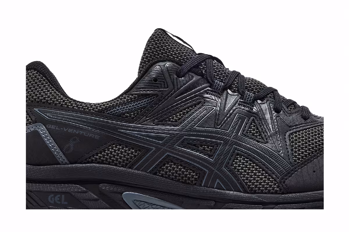 ASICS Gel Venture 8 Triple Black, view 3