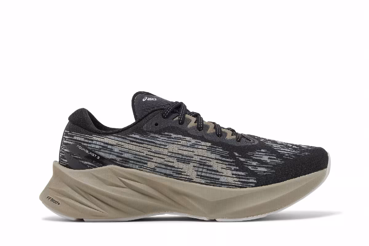 Asics Novablast 3 Black Mink, view 2