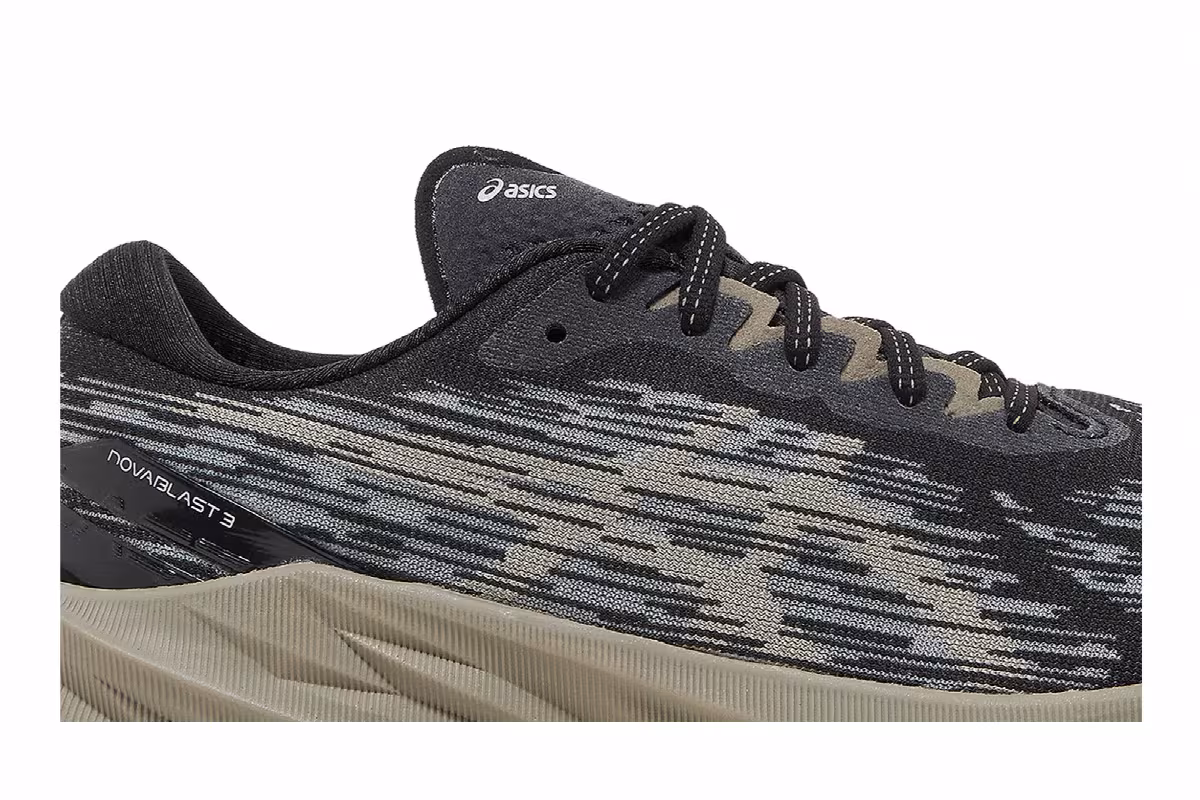 Asics Novablast 3 Black Mink, view 3