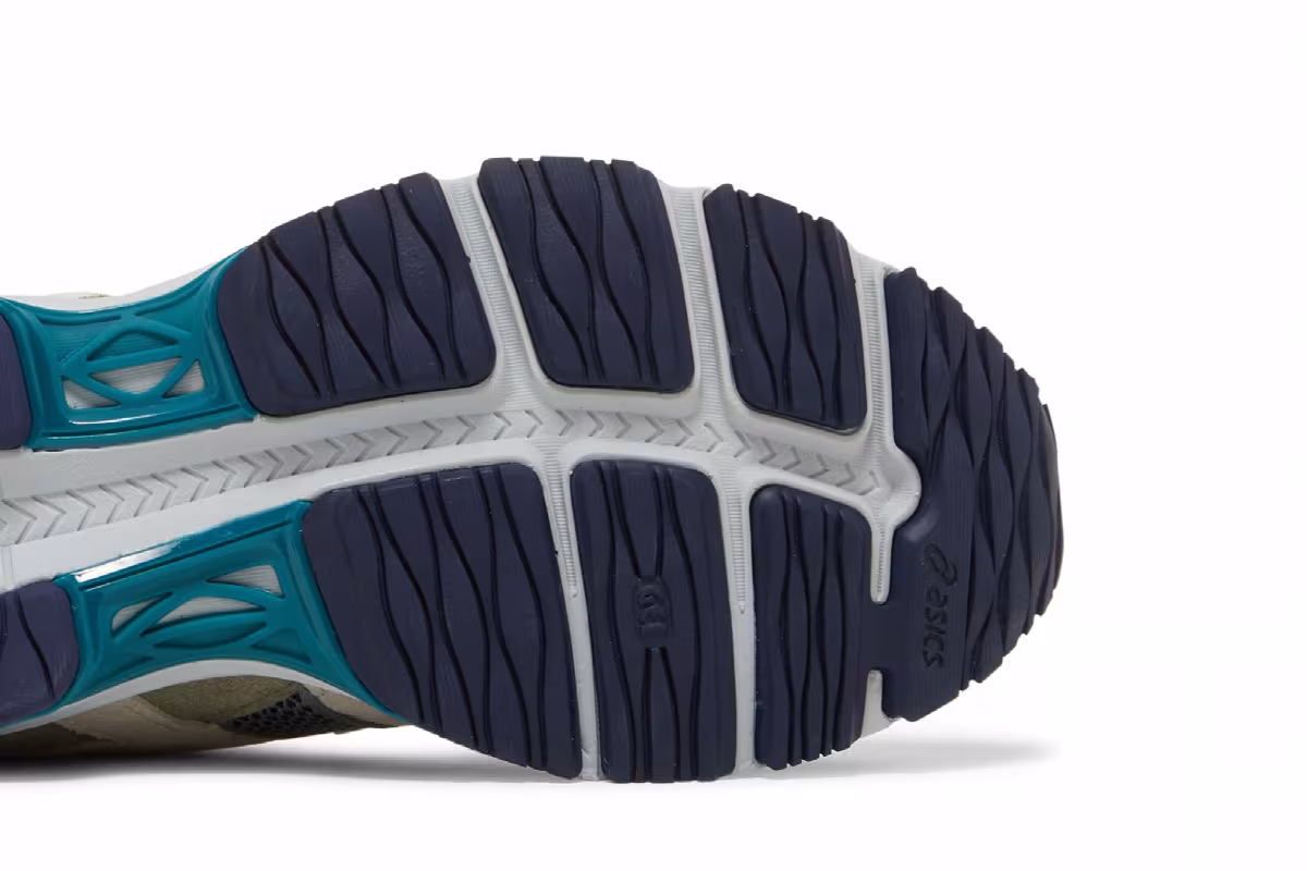 Asics Gel MC Plus Lichen Green Birch, view 6