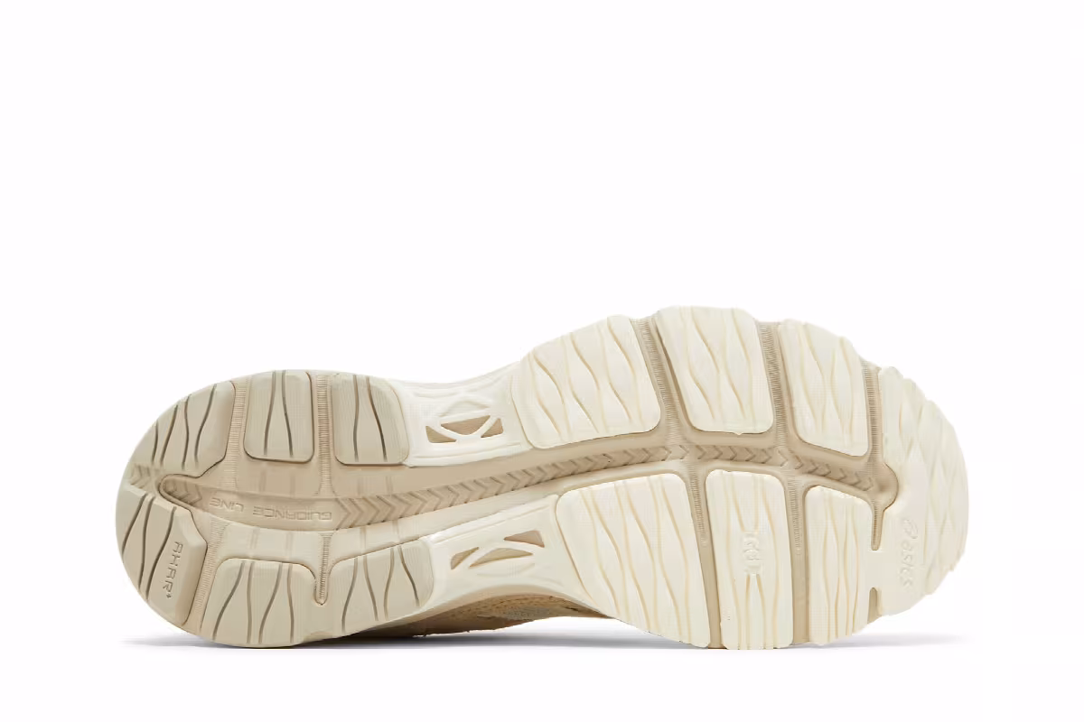 Asics Women's Gel MC Plus Ivory Putty, view 5
