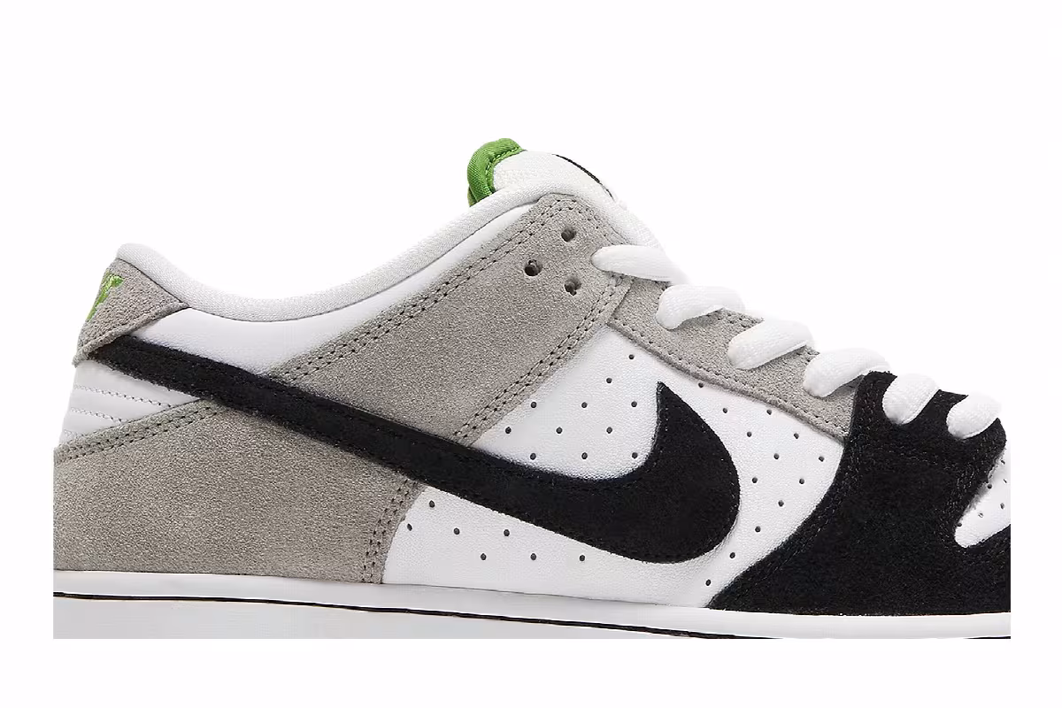 Nike Dunk Low SB Chlorophyll, view 3