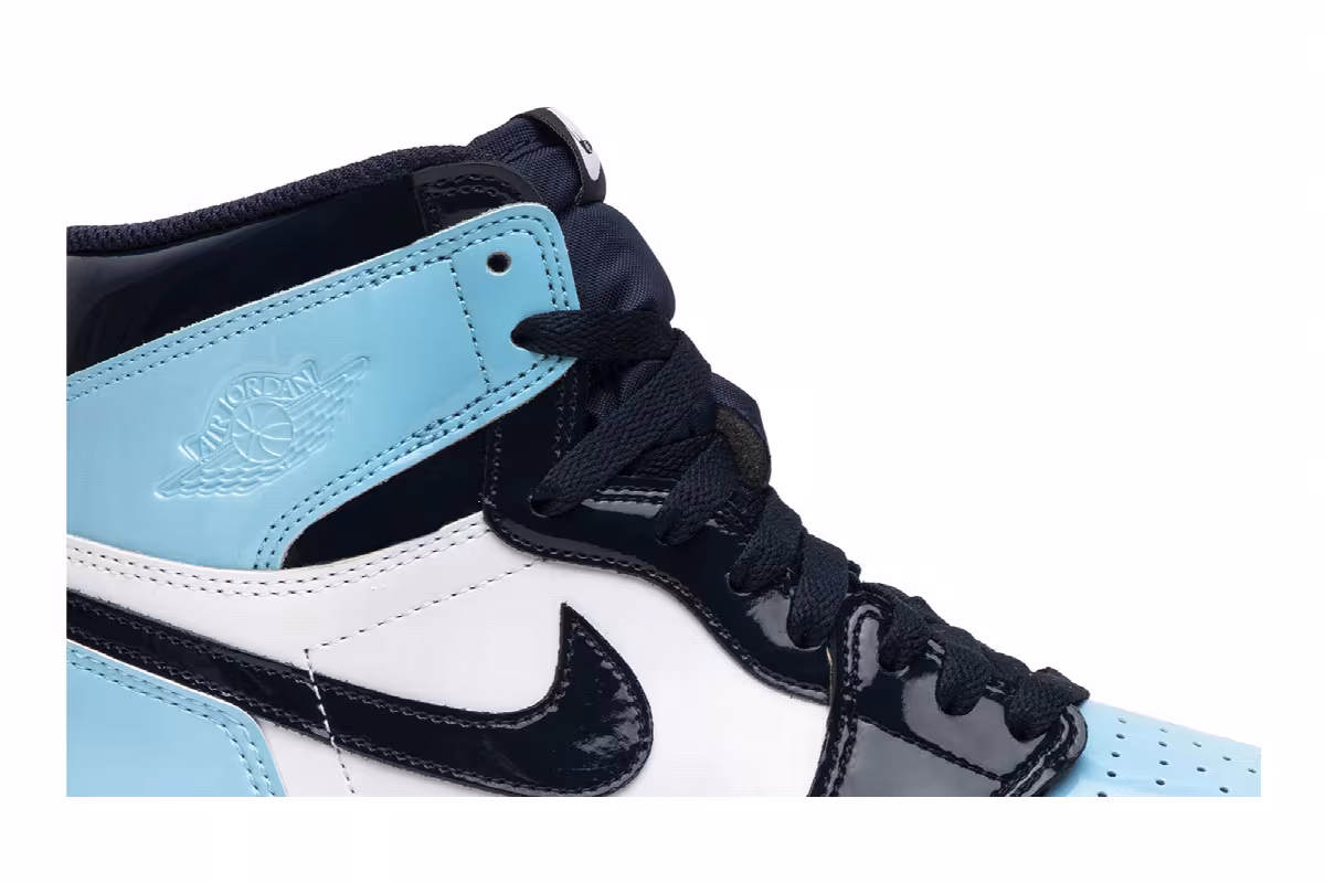 Women's Air Jordan 1 High OG Blue Chill, UNC, view 3