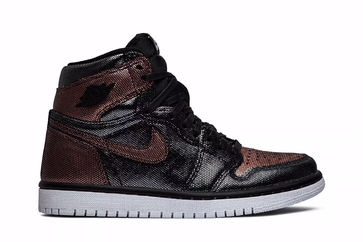 Women's Air Jordan 1 High OG Fearless, view 2