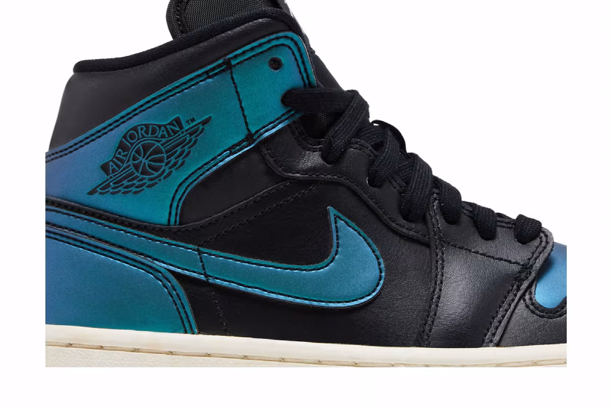Women's Air Jordan 1 Mid Metallic Turquoise, view 3