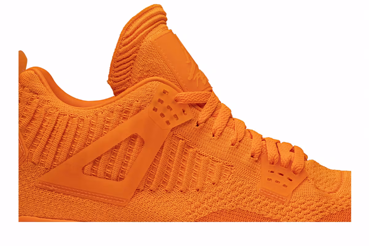 Air Jordan 4 Flyknit Total Orange, view 3
