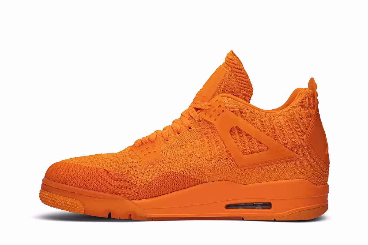 Air Jordan 4 Flyknit Total Orange, view 4