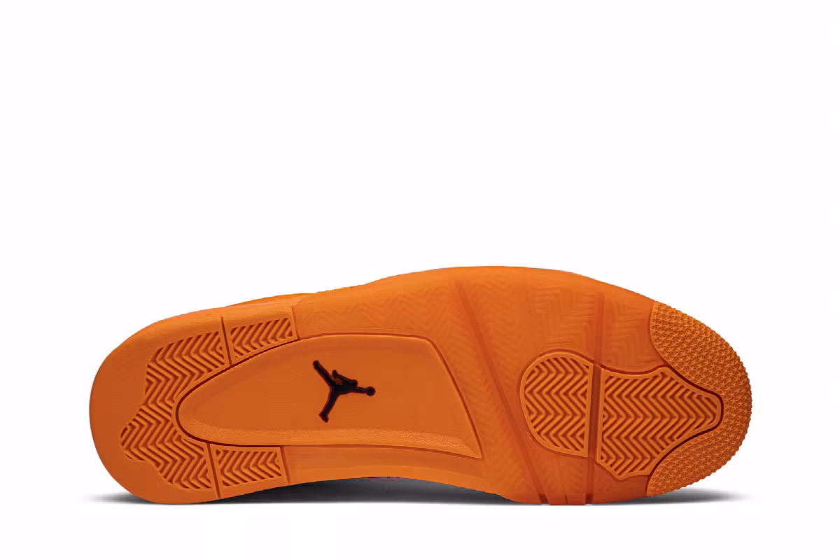 Air Jordan 4 Flyknit Total Orange, view 5