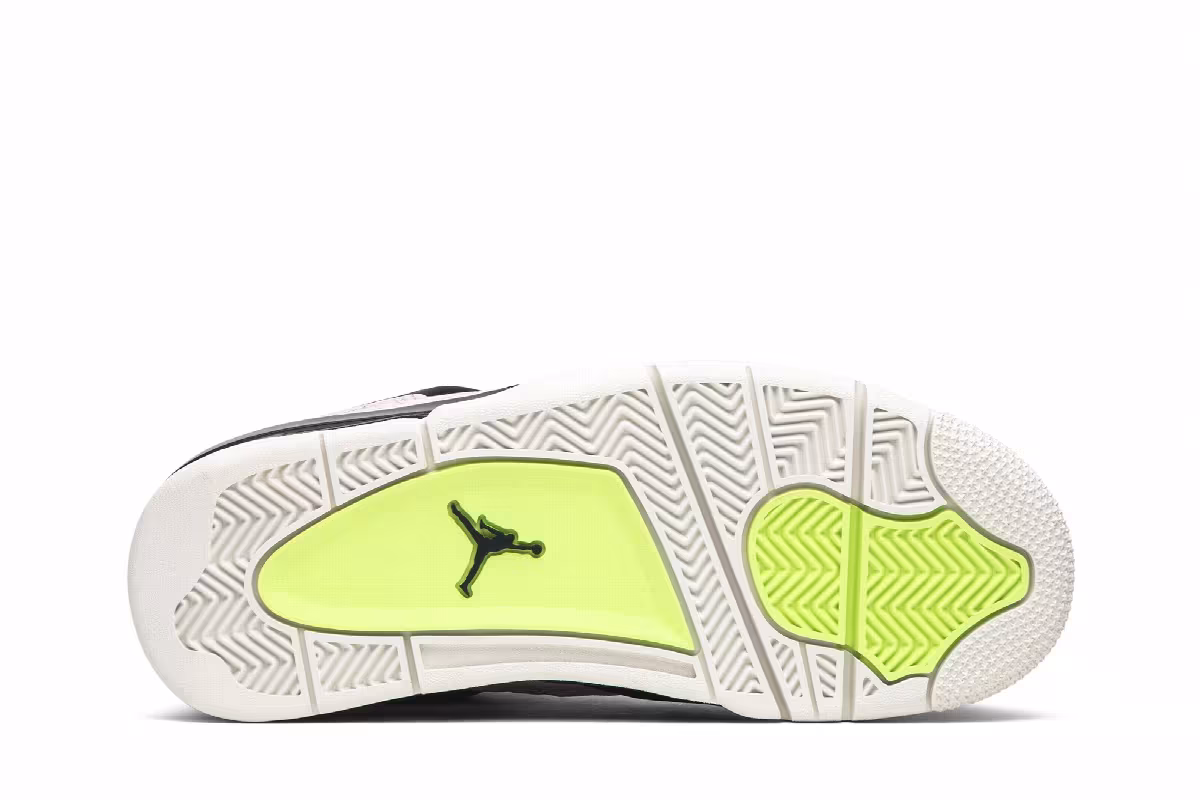 Women's Air Jordan 4 Splatter, view 5