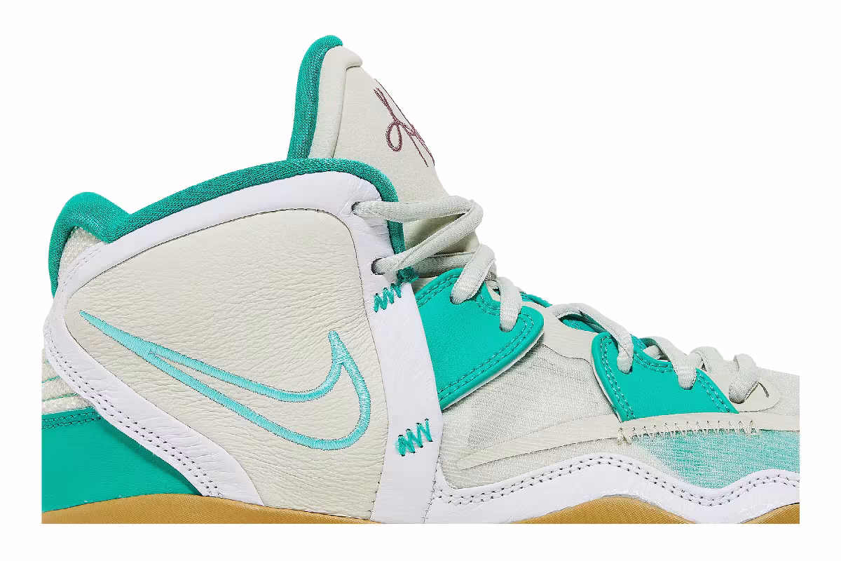 Sue Bird x Nike Kyrie Infinity Golden Tribute, view 3